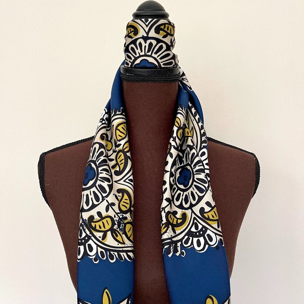 New Burberry Scarf Lucky Flower Alhambra Blue Silk Wrap